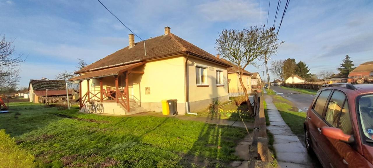 Oeregakac Vendeghaz Villa Tiszaladány Buitenkant foto